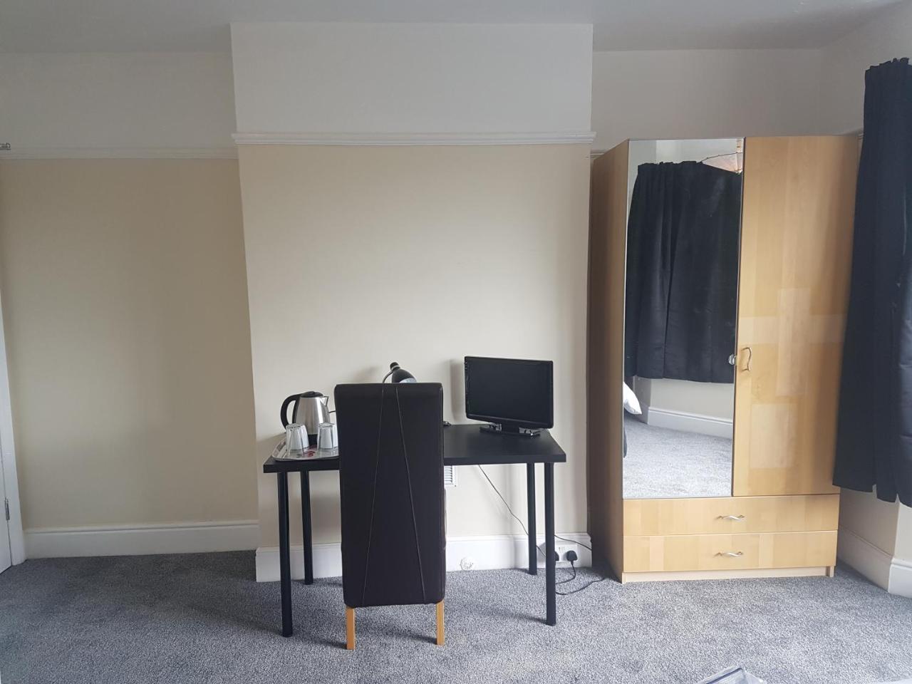 Carmel Serviced Rooms Southampton Bagian luar foto